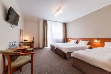 Фото номера Трехместный номер Отель Vestina Wellness &amp; SPA Hotel г. Мендзыздрое 3